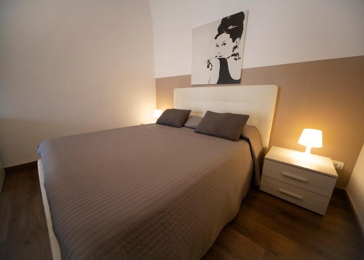Rooms In Shared Apartment - City Center Catania Ngoại thất bức ảnh